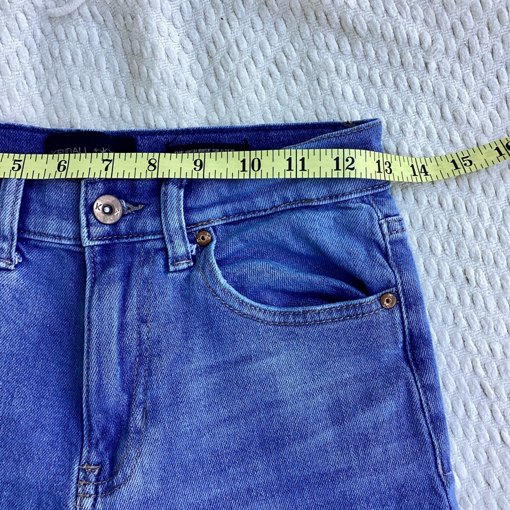Distressed high rise skater jeans by Kendall & Kylie - Picture 4 of 9